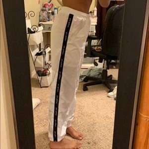Los Angeles labeled windbreaker pants